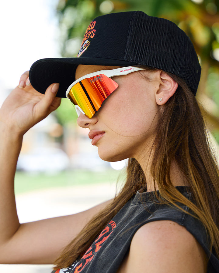 DOSES WOMENS RED MIRROR SUNGLASSES MATTE WHITE – The Mad Hueys