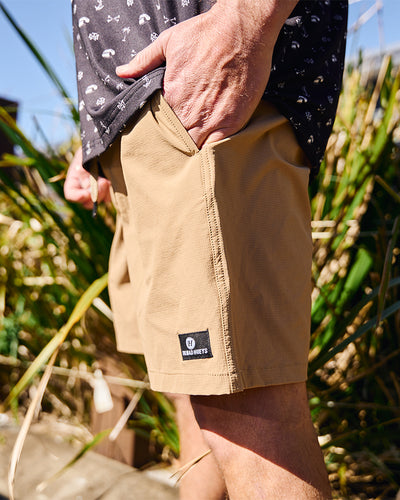 FREESTYLE | 18" SWIM VOLLEY SHORT - TAN