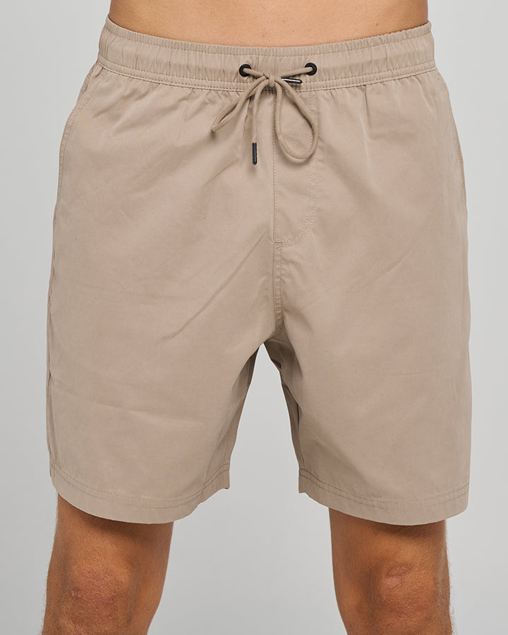 HUEYS CORE | VOLLEY SHORT 18" - TAUPE