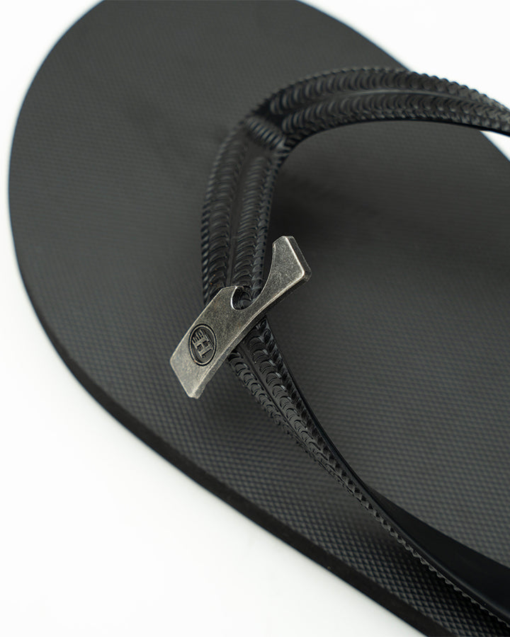 HUEYS BOTTLE OPENER | THONGS - BLACK