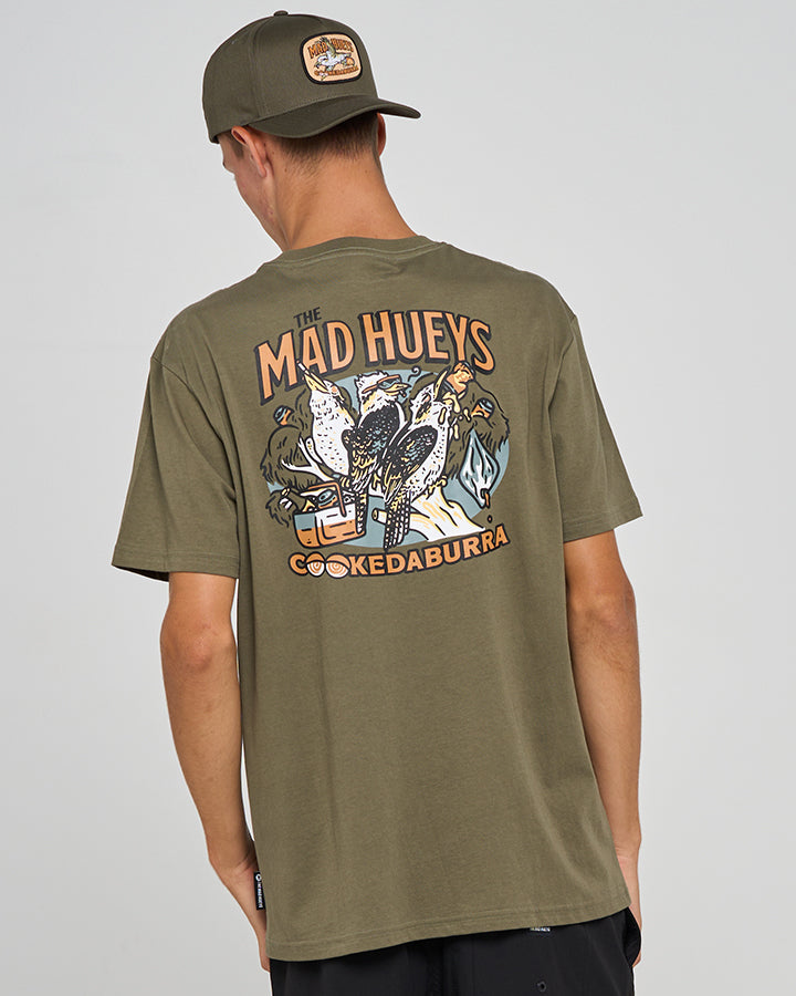 COOKEDABURRA TRIO | SS TEE - OLIVE