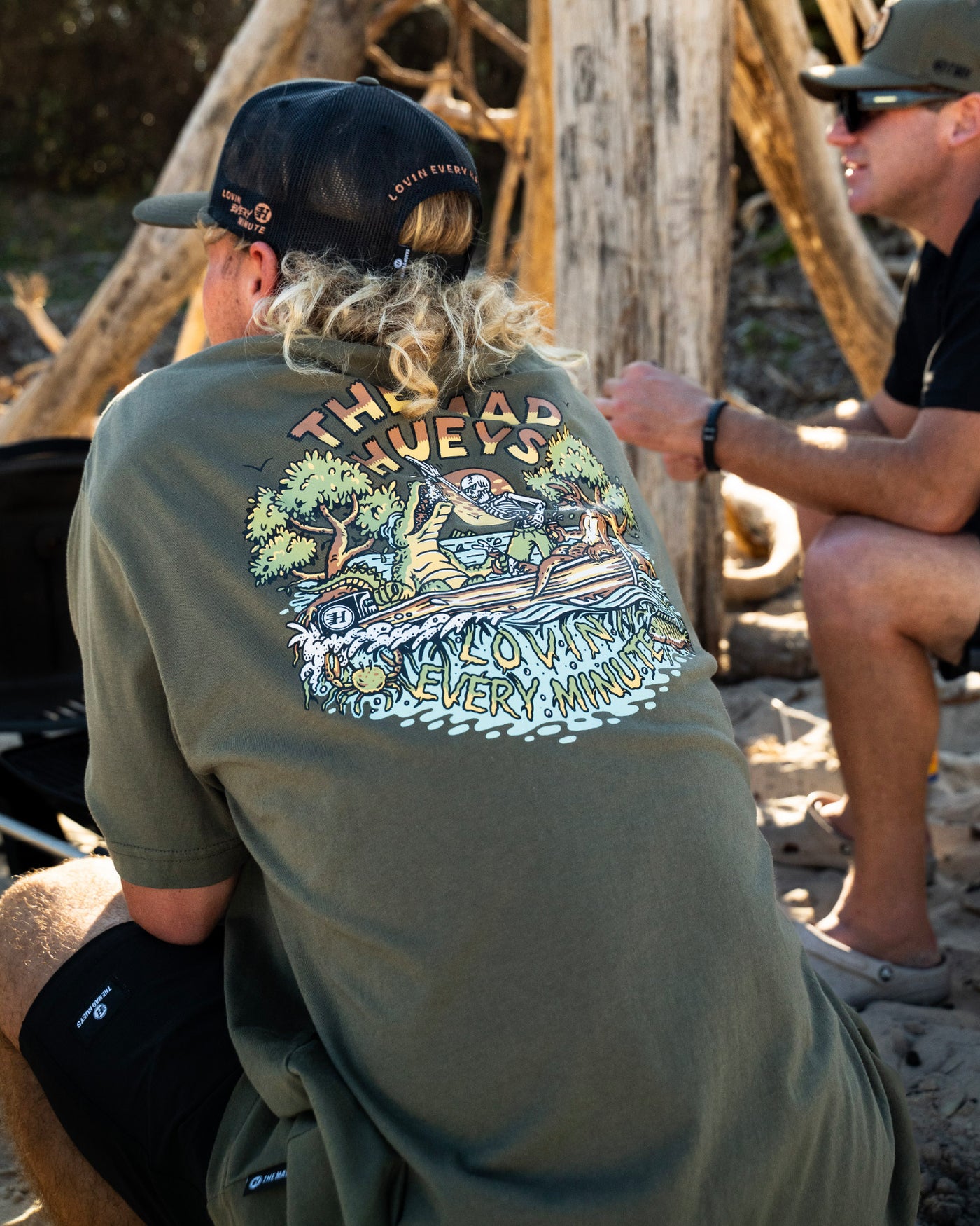 LOVING MANGROVES | SS TEE - OLIVE