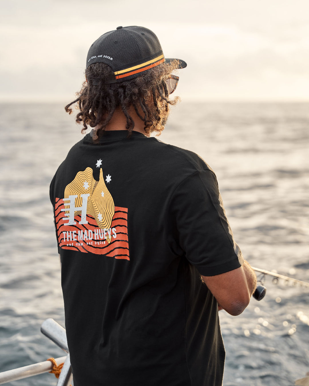 ONE TEAM | SS TEE - BLACK