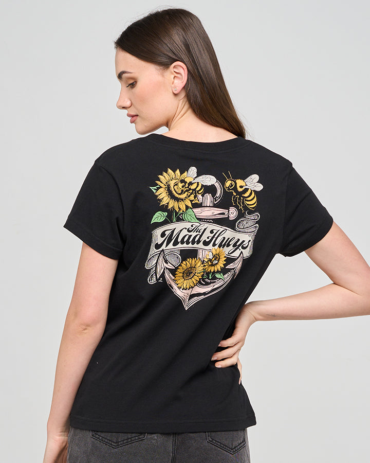BEE ANCHOR | WOMENS V NECK TEE - BLACK