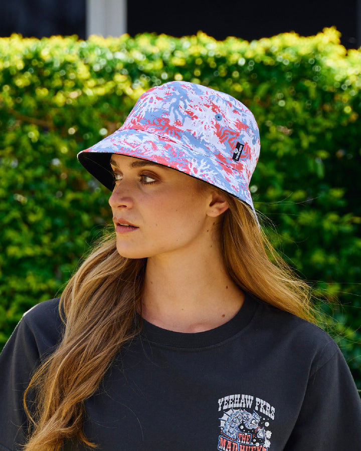 YEE HAW SEAHORSE | WOMENS REVERSIBLE BUCKET HAT - VINTAGE BLACK