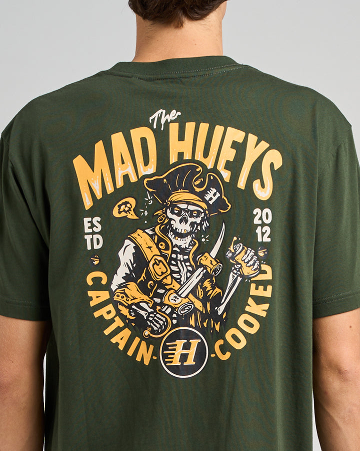 THE CAPTAINS COOKED | SS TEE - OIL GREEN
