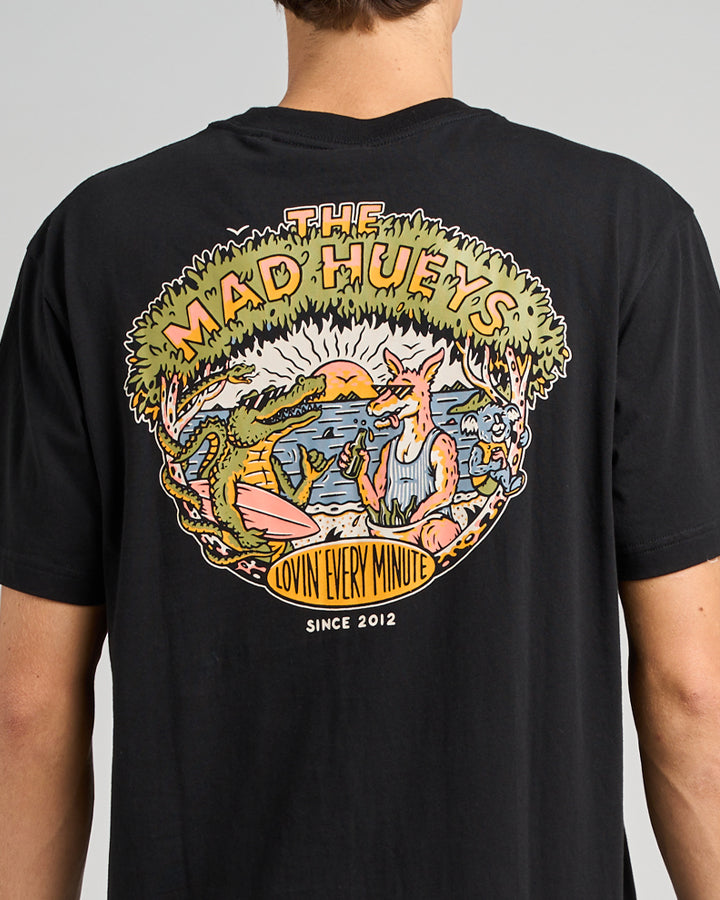 LOVIN EVERY MINUTE | SS TEE - BLACK