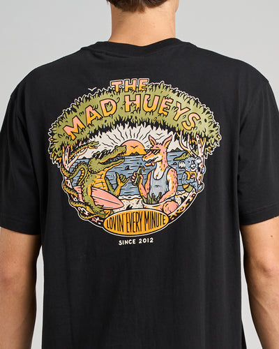 LOVIN EVERY MINUTE | SS TEE - BLACK