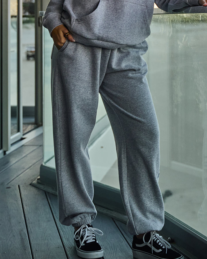 STAR PIRATES LIFE | WOMENS BAGGY TRACKPANT - GREY MARLE