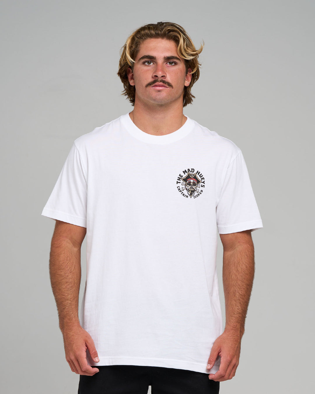 STUMBLING CAPTAIN COOKED | SS TEE - WHITE