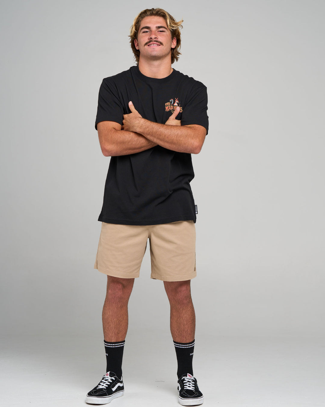 LOVING EVERY BBQ | SS TEE - BLACK