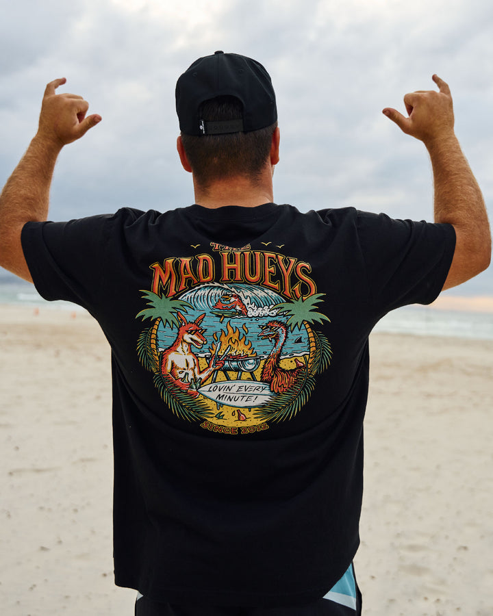 LOVING EVERY BBQ | SS TEE - BLACK