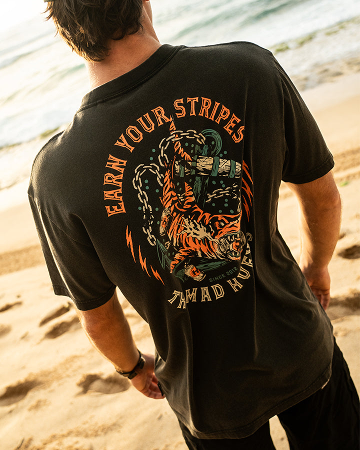 EARN STRIPES | SS TEE - WASHED BLACK