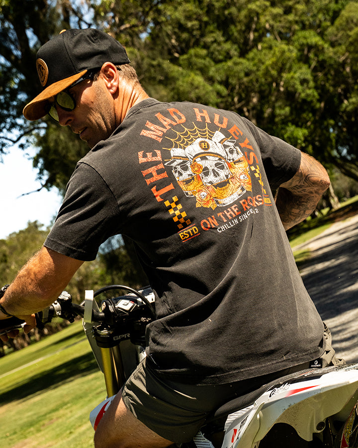 TRIPLE ON THE ROCKS | SS TEE - WASHED BLACK