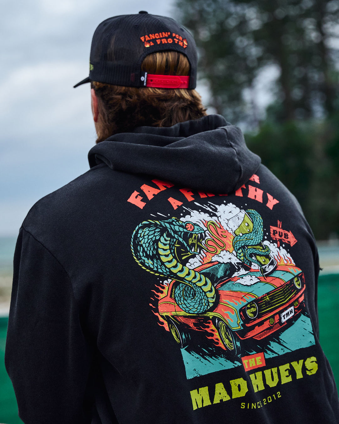 FROTHY FANGING | HOODED PULLOVER - WASHED BLACK