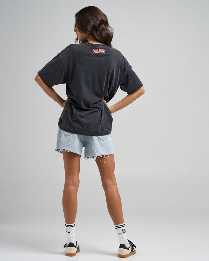BORN TO HUEYS | WOMENS OVERSIZED TEE - WASHED BLACK