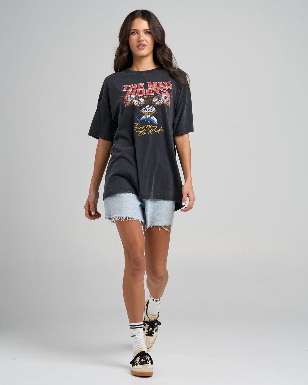 BORN TO HUEYS | WOMENS OVERSIZED TEE - WASHED BLACK