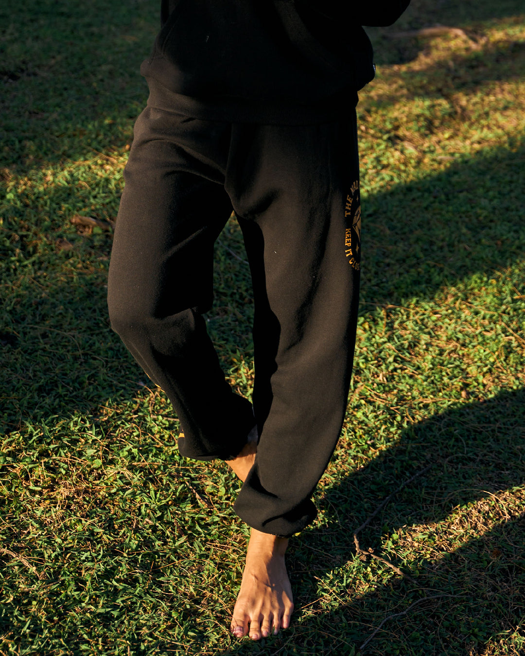 CLOSE CHEST | WOMENS TRACKPANT - BLACK