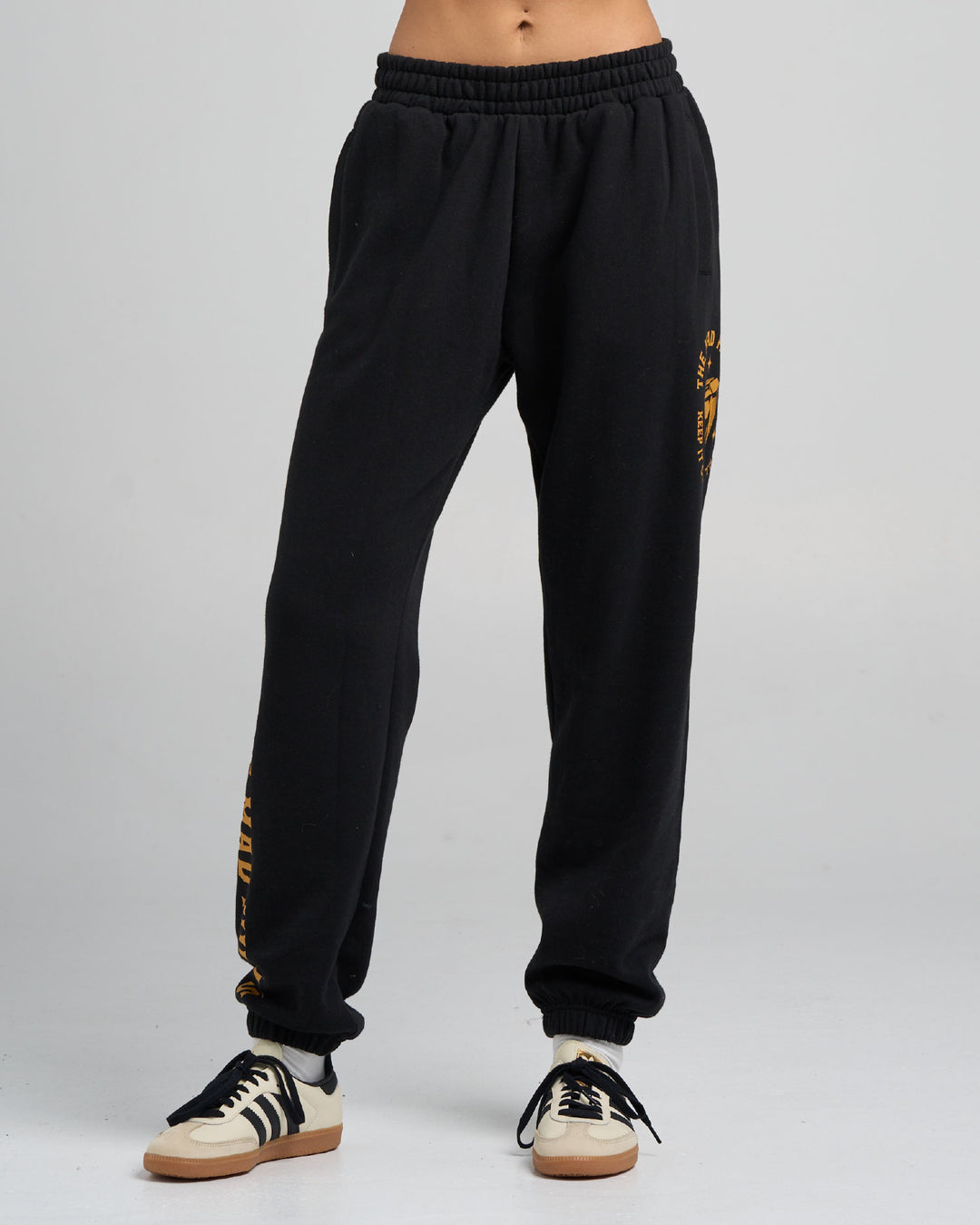 CLOSE CHEST | WOMENS TRACKPANT - BLACK
