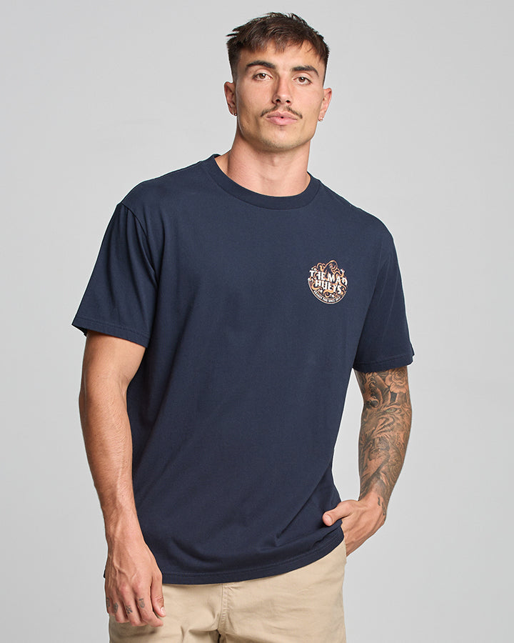 KRAKEN SOME TINS | SLIM FIT SS TEE - NAVY