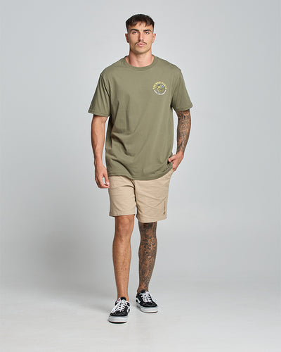 HOOK LINE & DRINKER | SS TEE - OLIVE