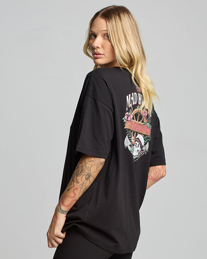 SHIPWRECKED CAPTAIN | WOMENS OVERSIZED TEE - BLACK