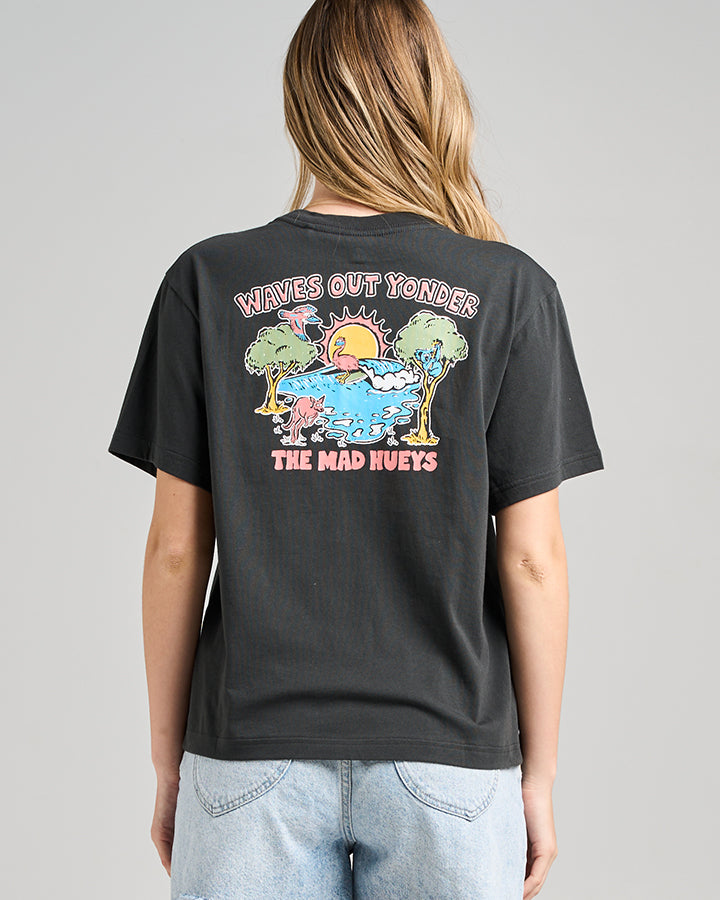 WAVES OUT YONDER |  WOMENS SS TEE - VINTAGE BLACK