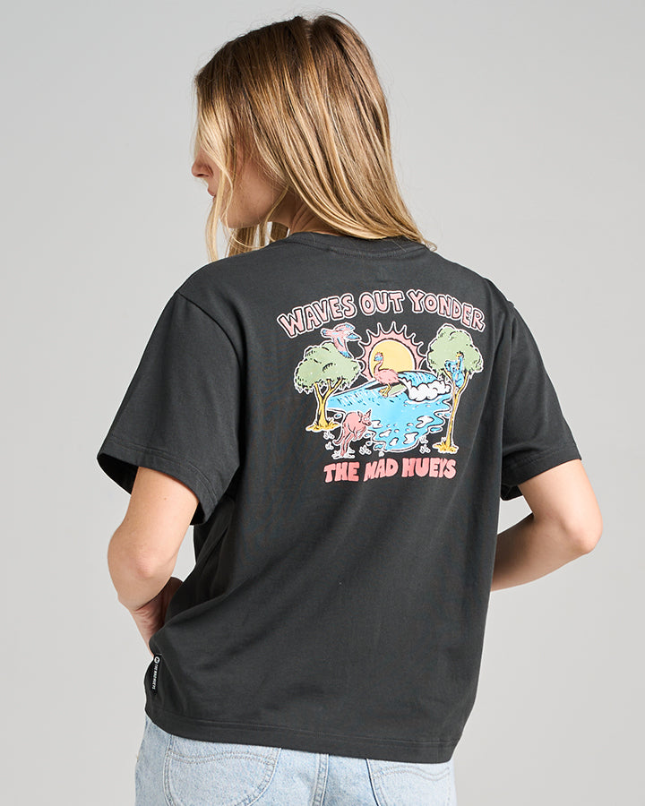 WAVES OUT YONDER |  WOMENS SS TEE - VINTAGE BLACK