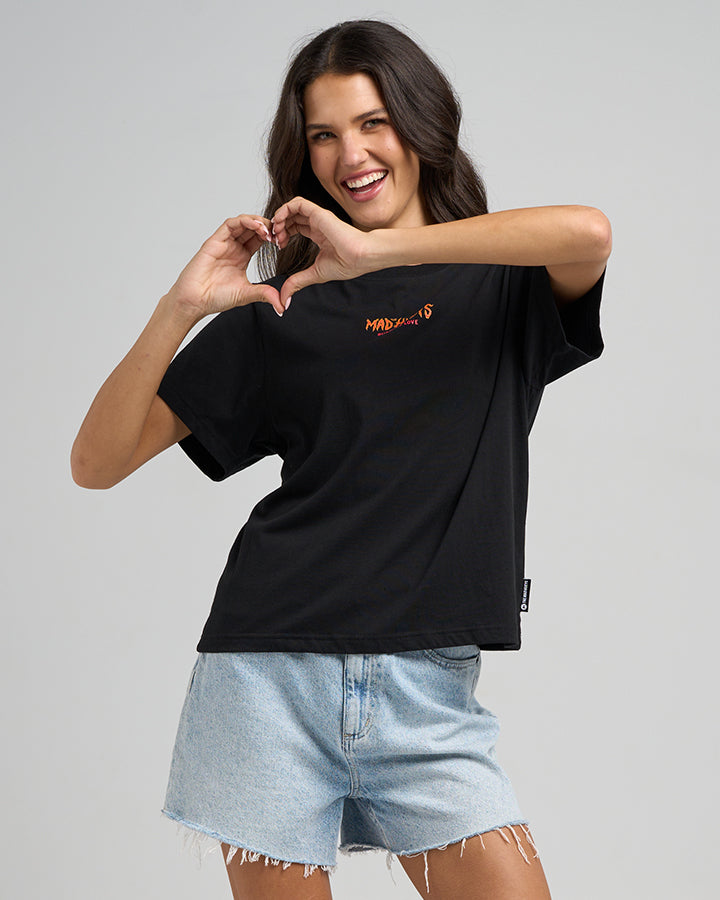 BURNING LOVE | WOMENS SS TEE - BLACK