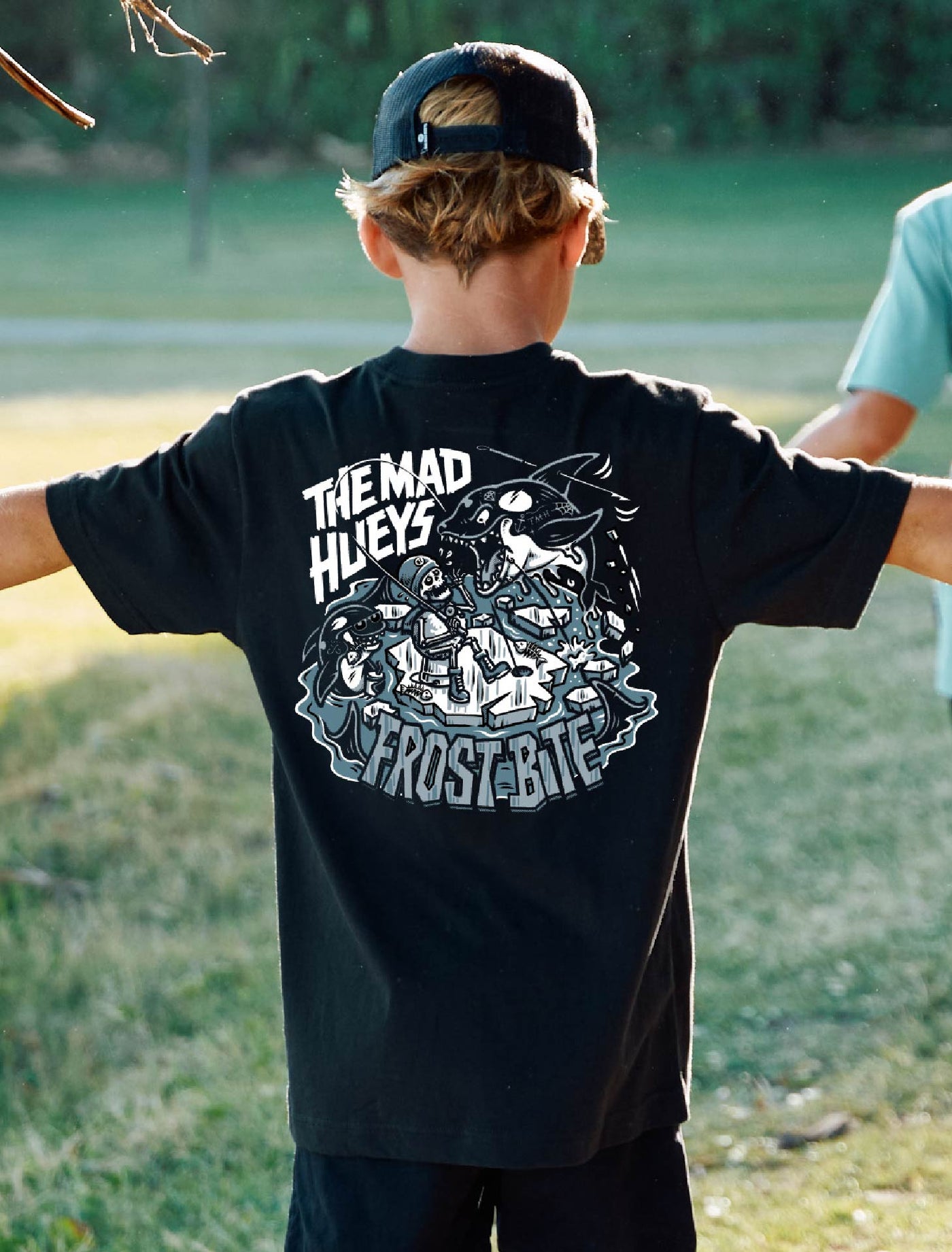FROST BITE | YOUTH SS TEE - BLACK – The Mad Hueys