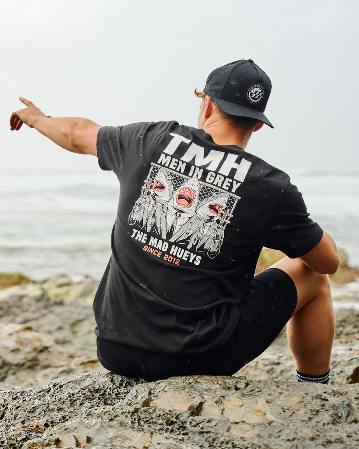 MEN IN GREY | SS TEE - BLACK