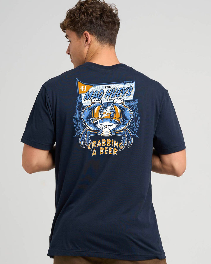 CRABBING A BEER | SS TEE - NAVY