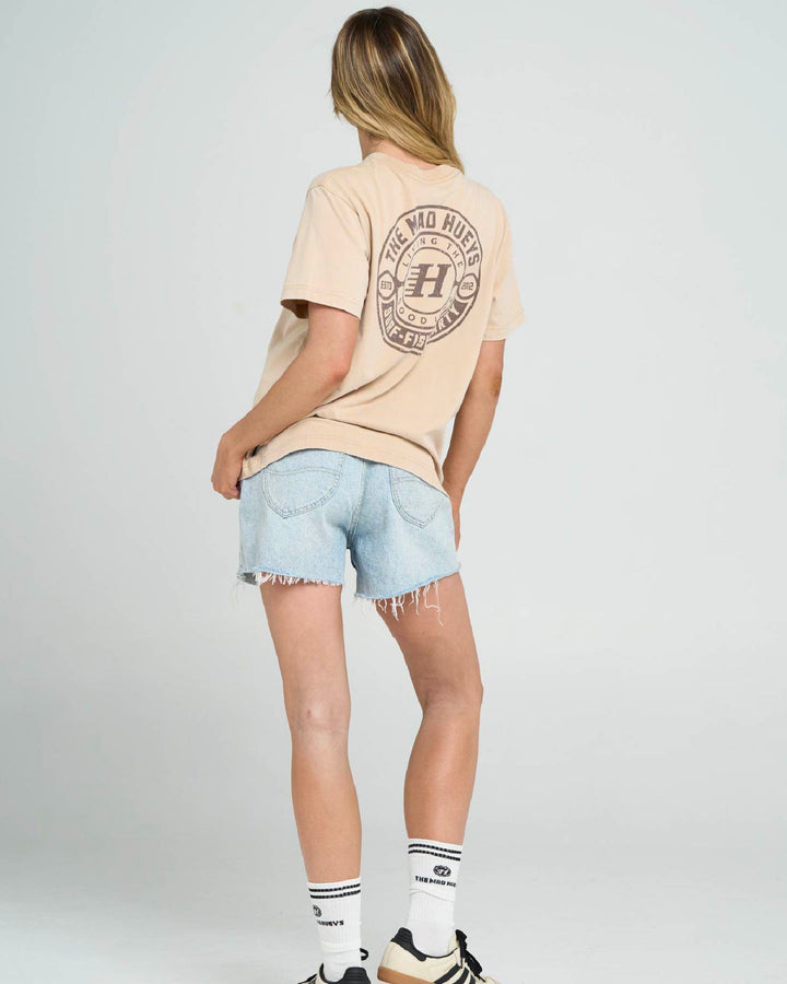 HUEYS GOOD LIFE | WOMENS SS TEE - WASHED LATTE