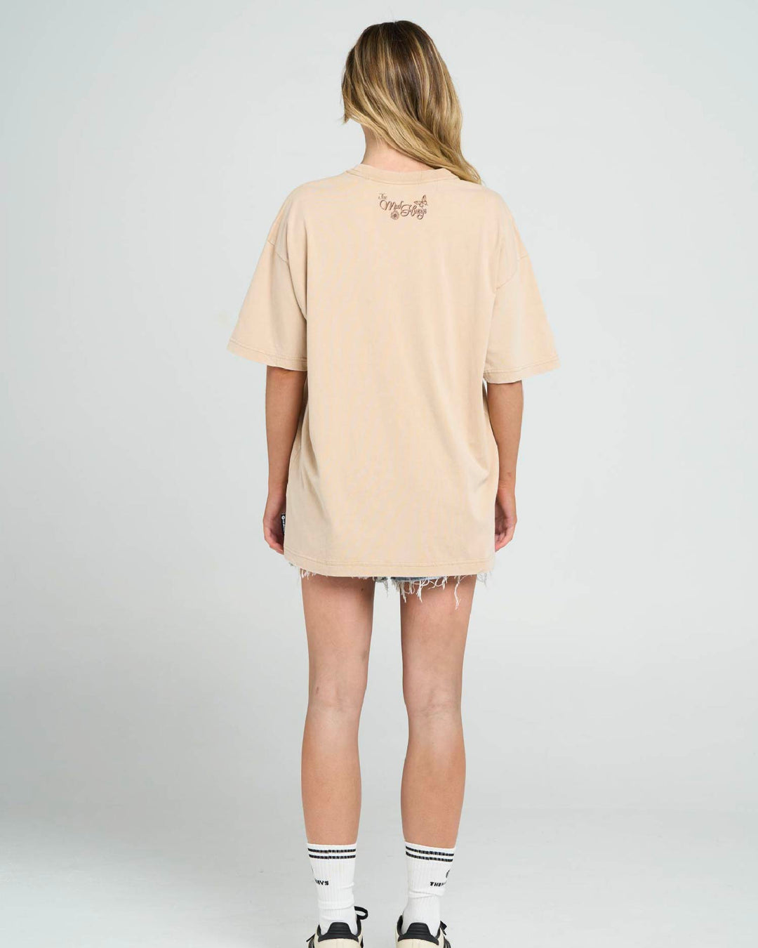 BUTTERFLY ANCHOR | WOMENS OVERSIZED TEE - WASHED LATTE