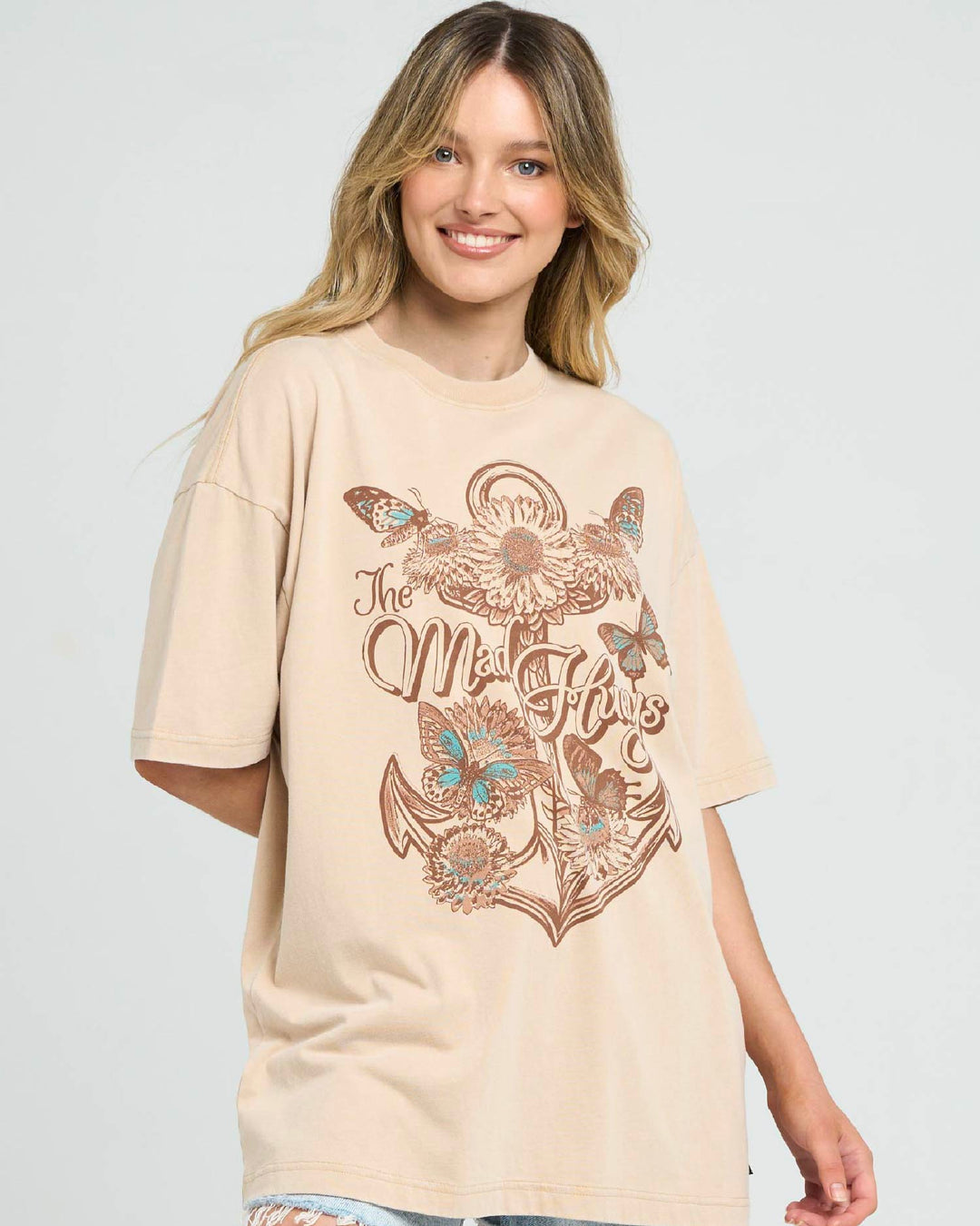 BUTTERFLY ANCHOR | WOMENS OVERSIZED TEE - WASHED LATTE