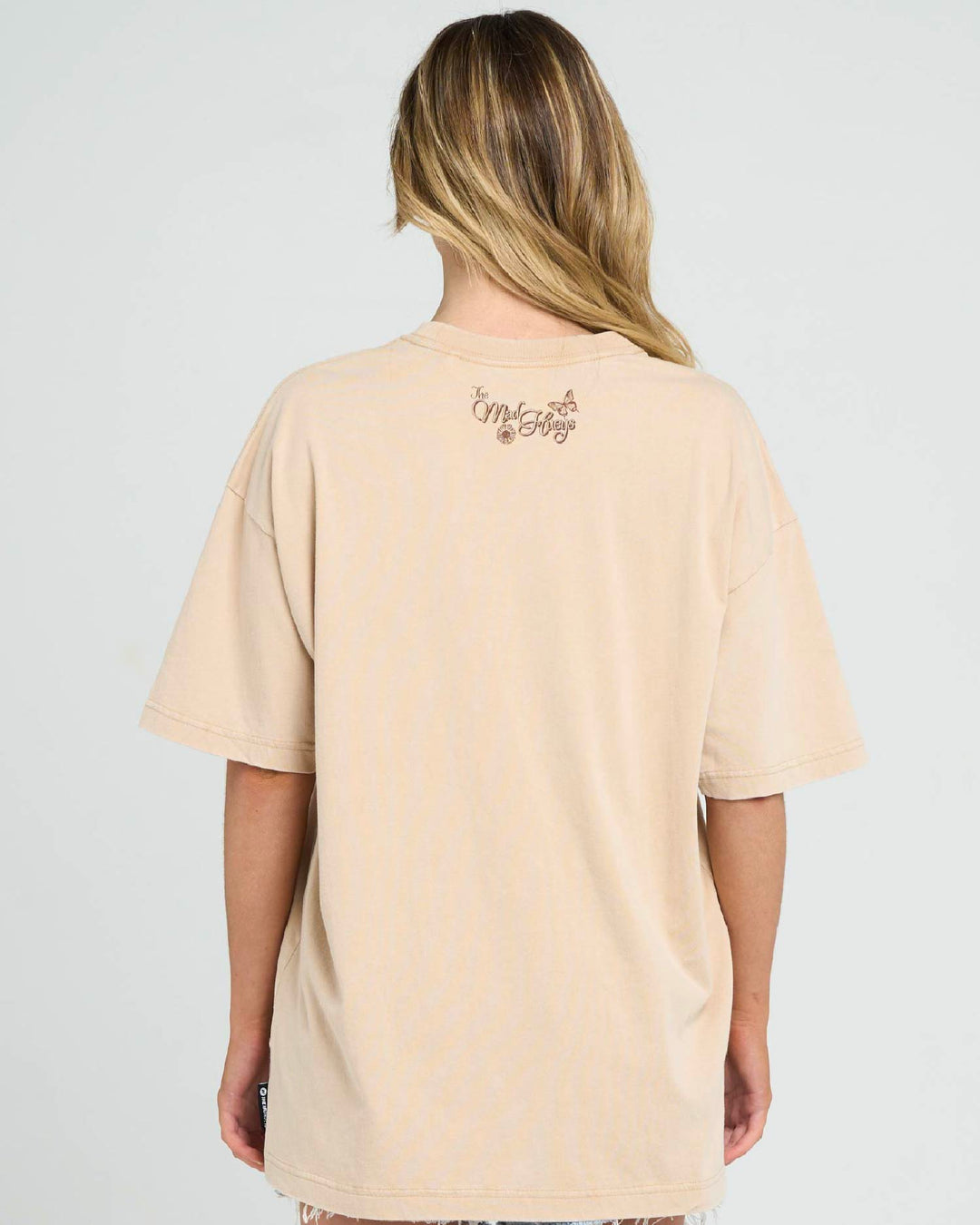 BUTTERFLY ANCHOR | WOMENS OVERSIZED TEE - WASHED LATTE