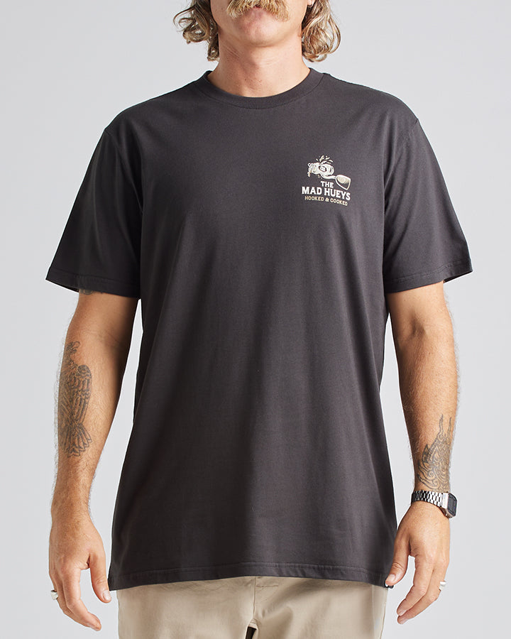 HOOKED AND COOKED | SS TEE - VINTAGE BLACK