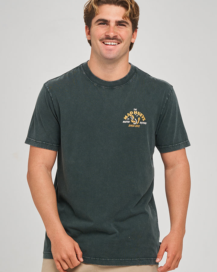 MASTER BAITERS | SS TEE - PINE GREEN WASHED