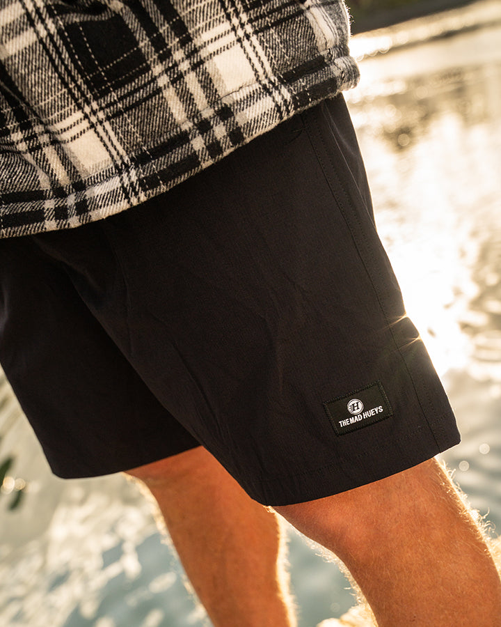 FREESTYLE | 18" SWIM VOLLEY SHORT - BLACK