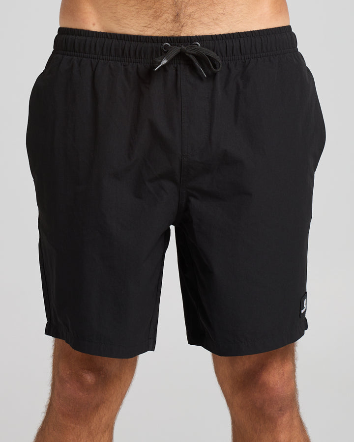 FREESTYLE | 18" SWIM VOLLEY SHORT - BLACK