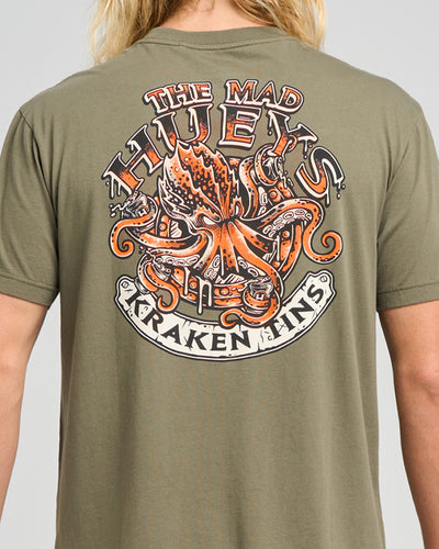 KRAKEN PORT HOLE | SS TEE - OLIVE