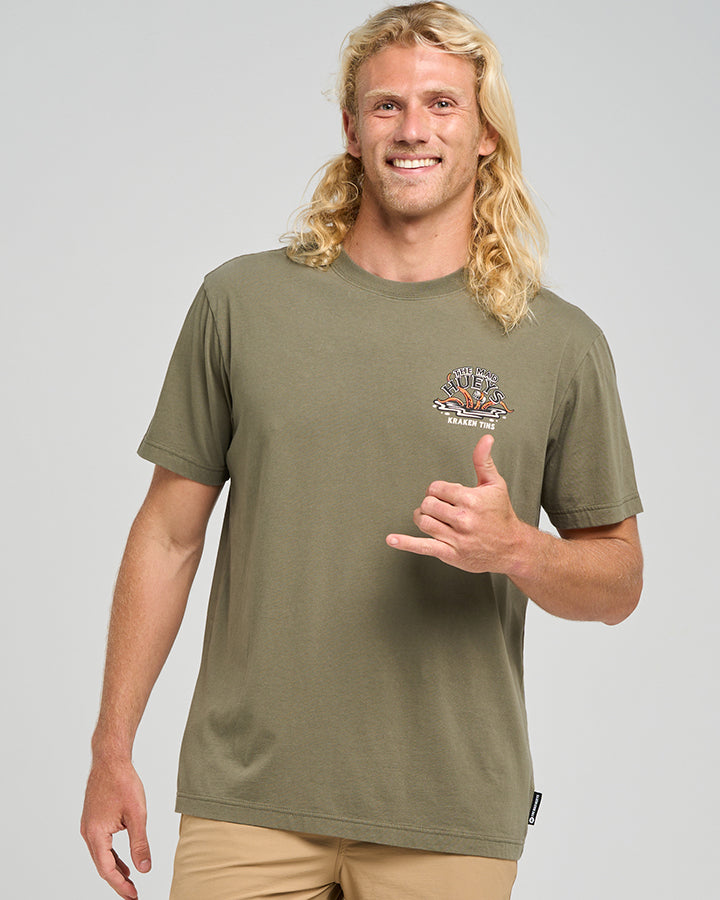 KRAKEN PORT HOLE | SS TEE - OLIVE