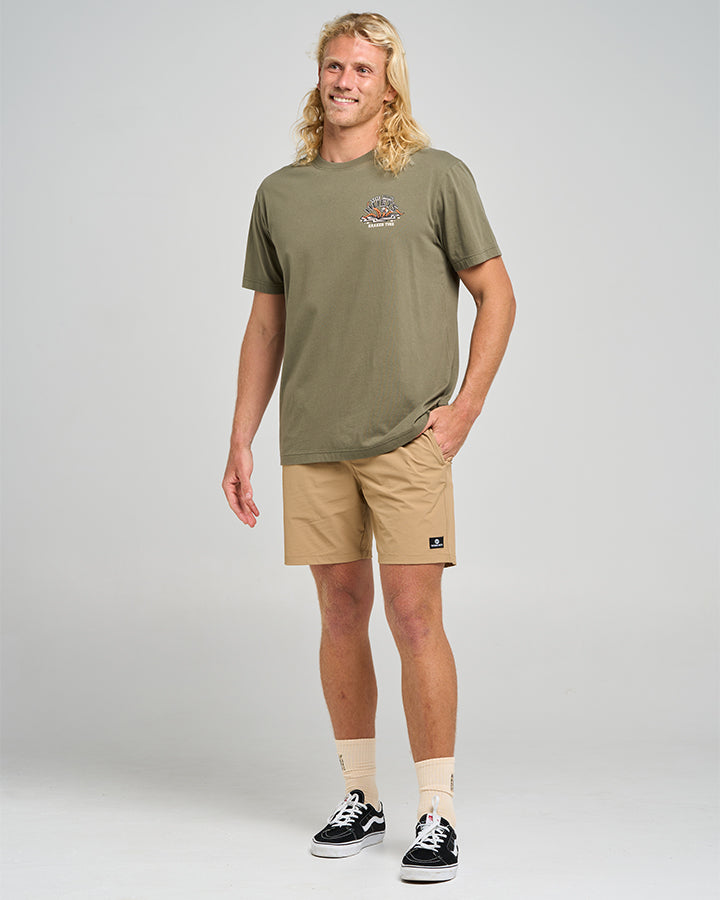 KRAKEN PORT HOLE | SS TEE - OLIVE