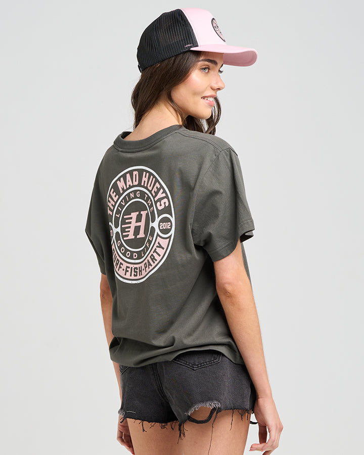 HUEYS GOOD LIFE | WOMENS SS TEE - CHARCOAL