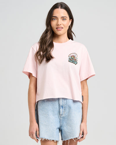 TAIL UNTOLD | WOMENS CROP SS TEE - FAIRY FLOSS