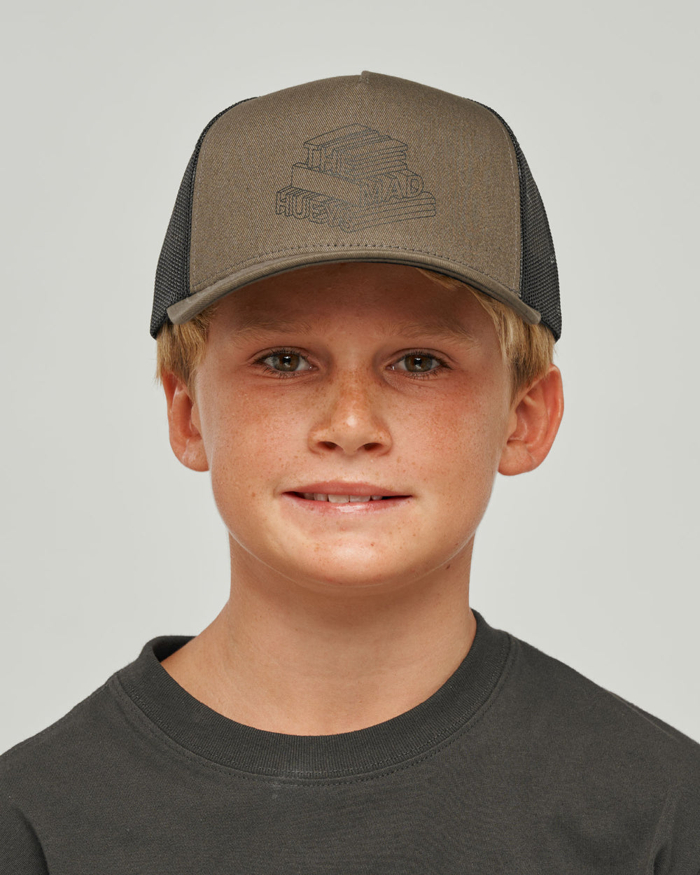 The Mad Hueys Hueys Letter youth Twill Trucker in Olive