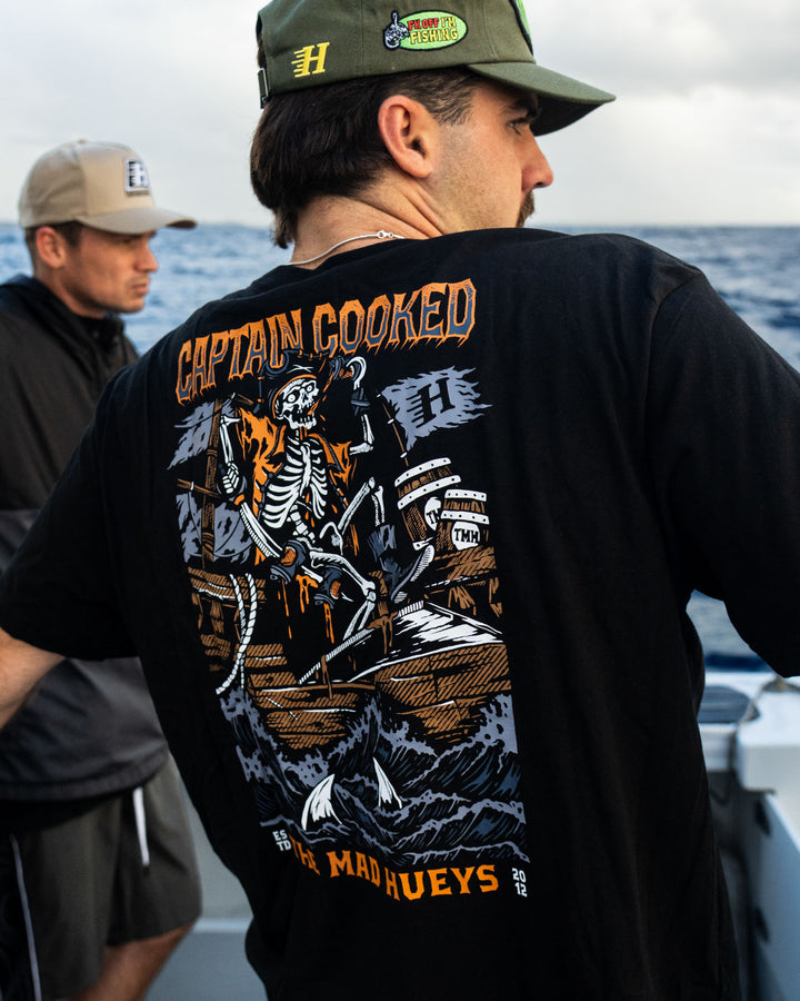 PLANK CAPTAIN COOKED | SS TEE - BLACK