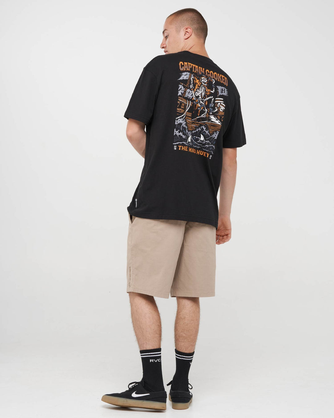 PLANK CAPTAIN COOKED | SS TEE - BLACK