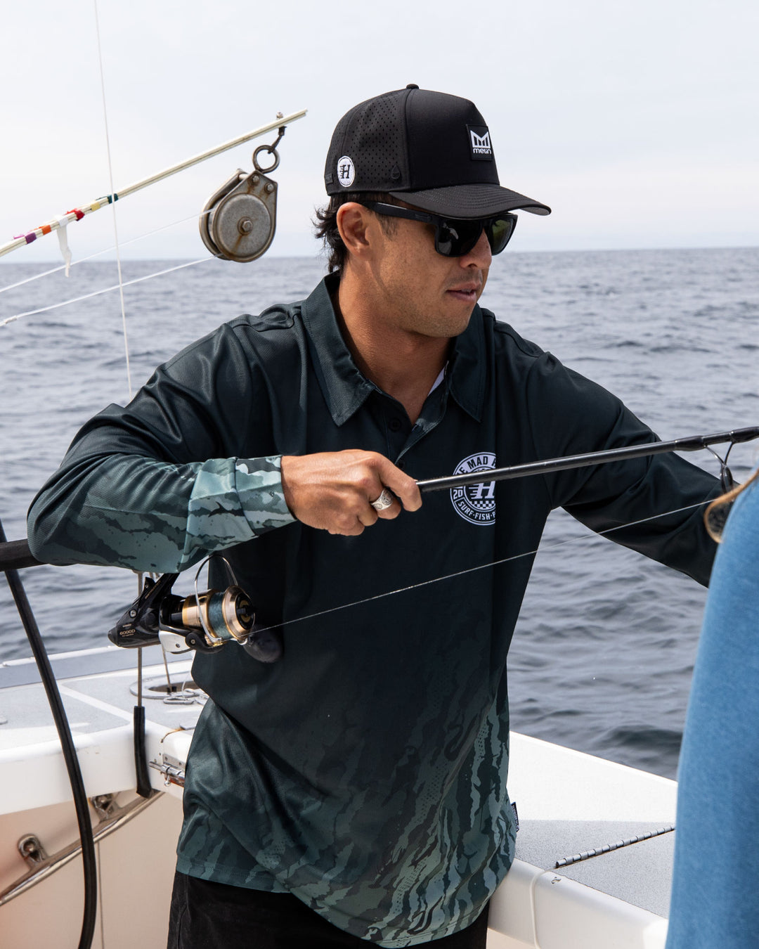 CHECKER HUEYS | UPF 50+ FISHING JERSEY - PINE GREEN