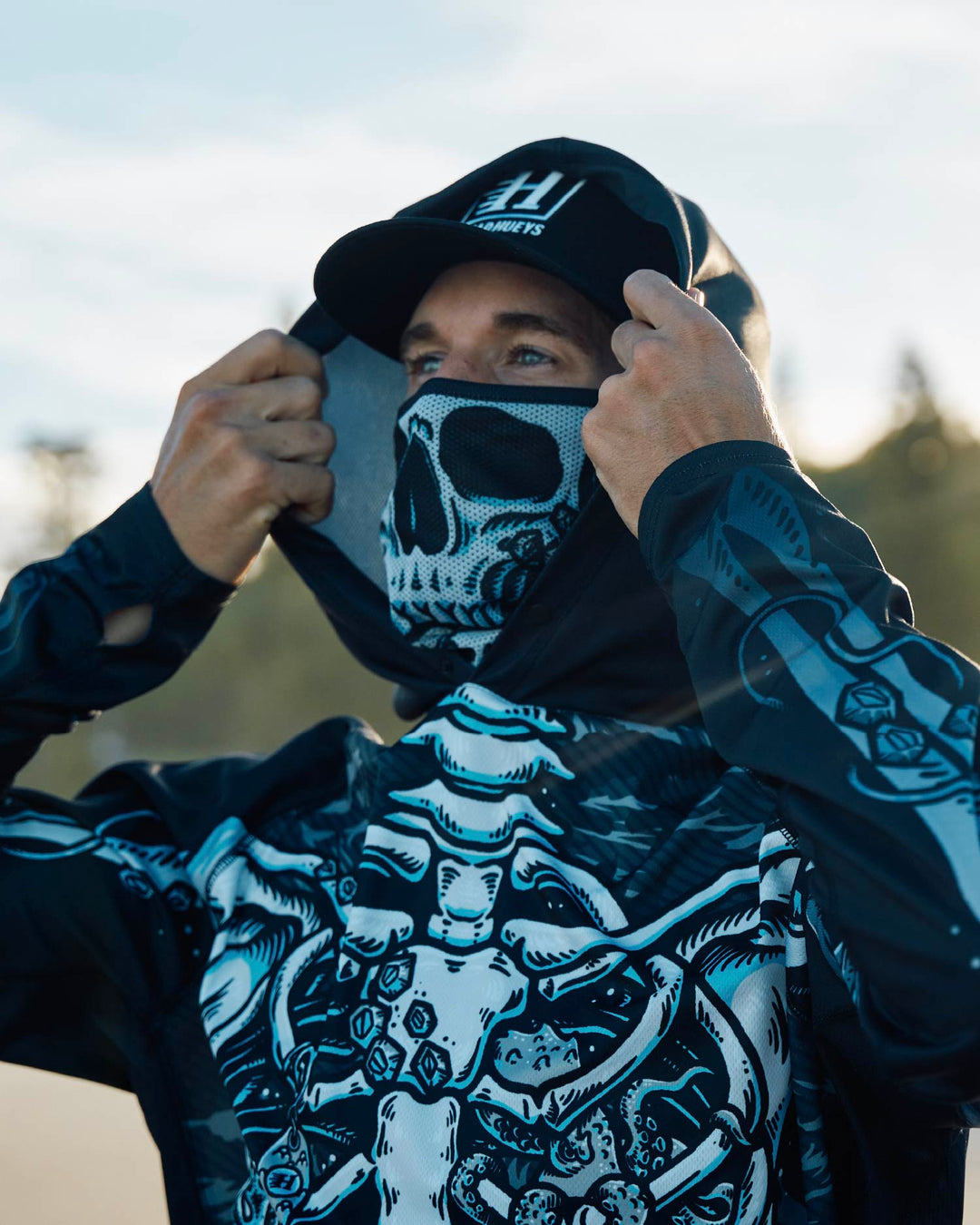 SKELETON HUEYS | UPF 50+ HOODED MASKED FISHING JERSEY - BLACK